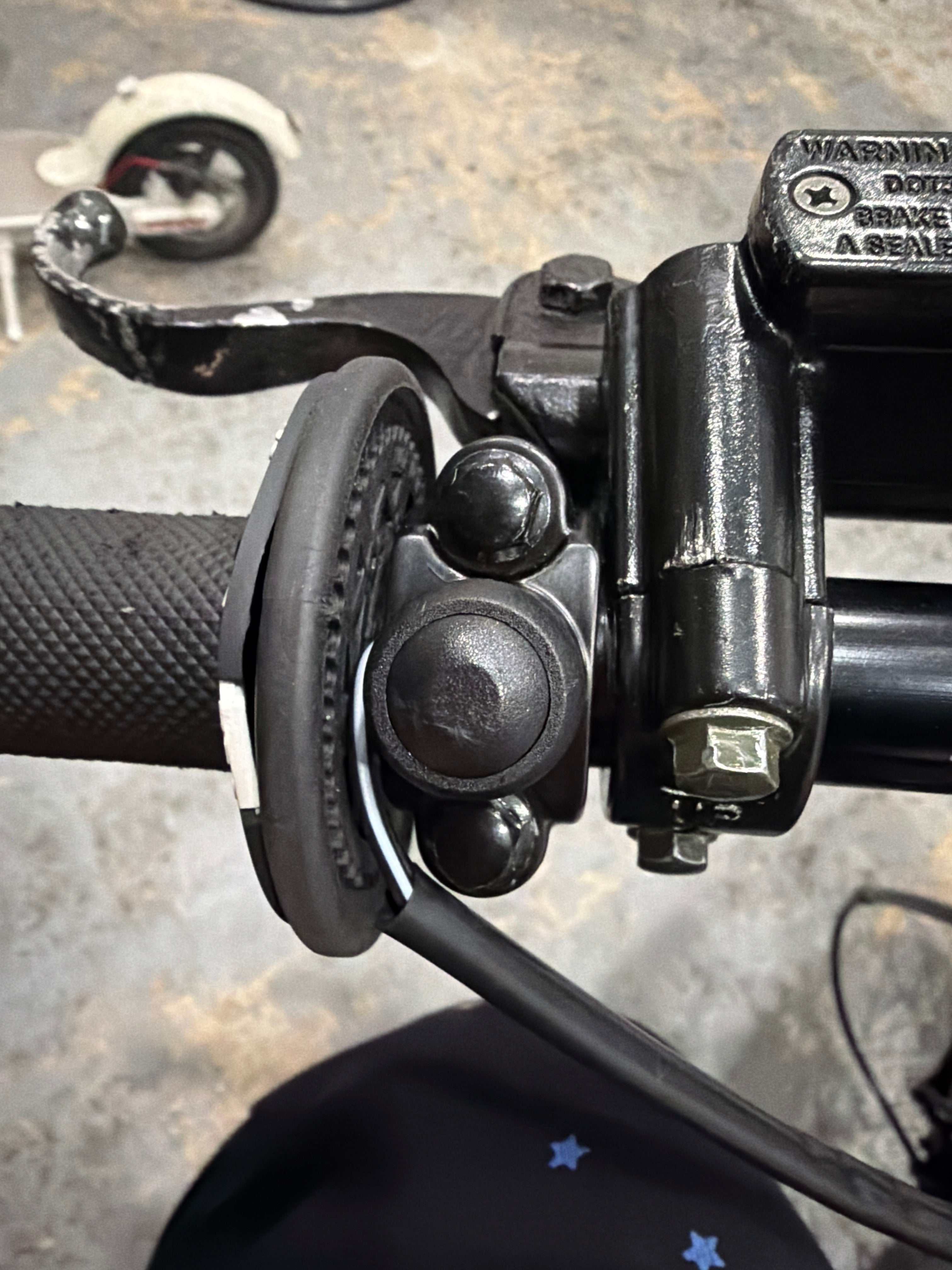 LM-H Battery Powered 105 dB Surron Horn