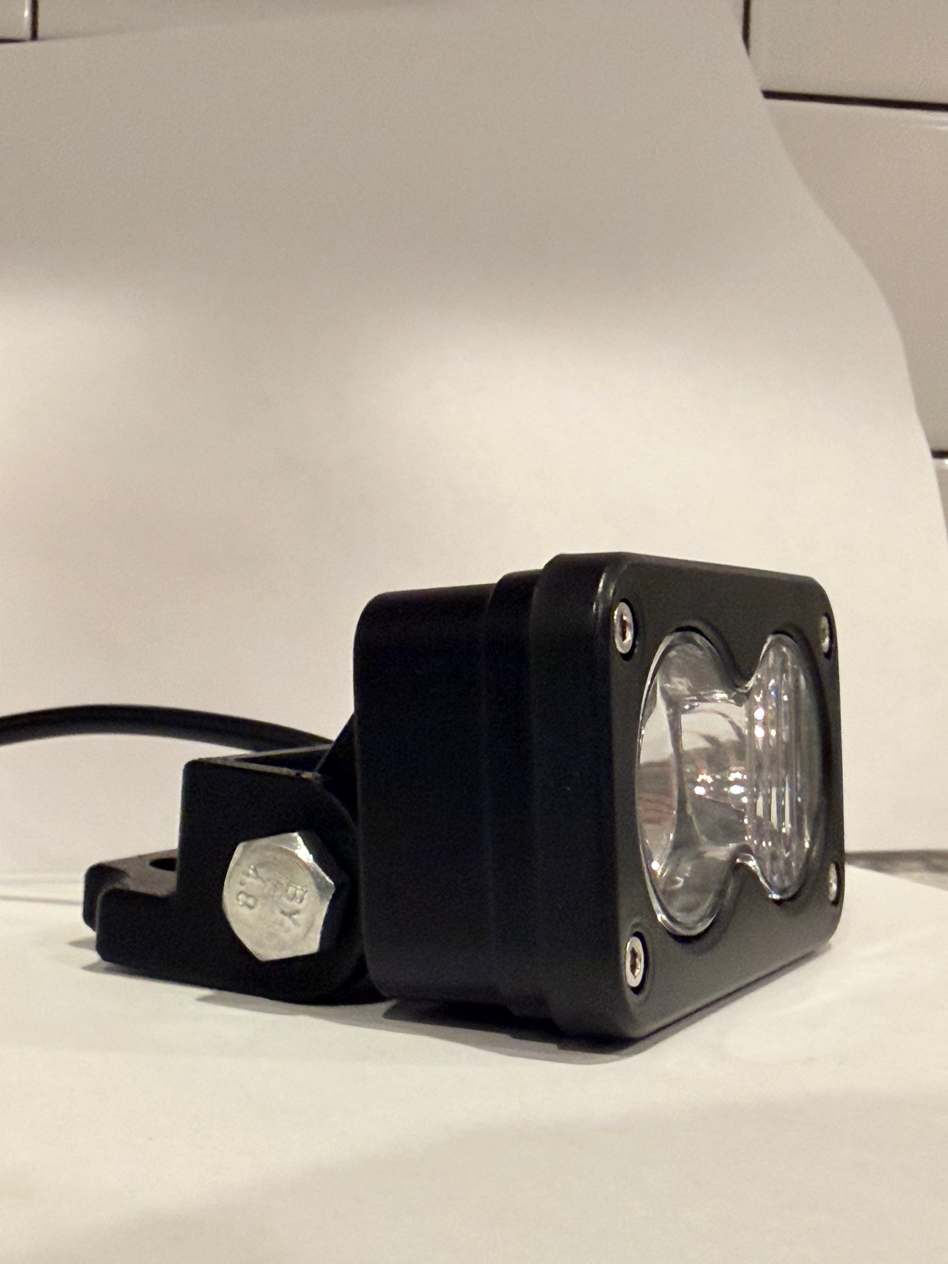 Tuttio baja light mount